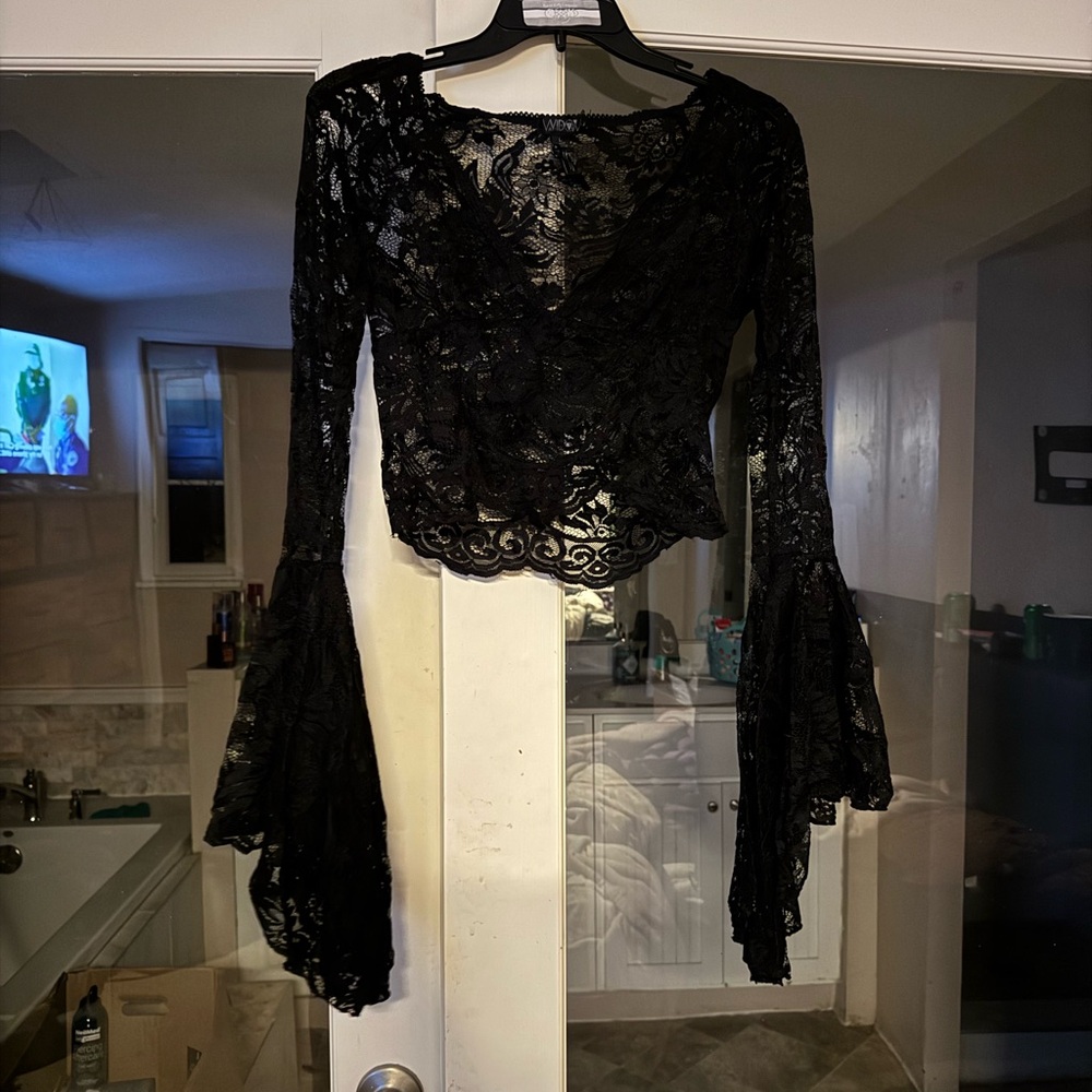 Widow Elegant Black Lace Bell Sleeve Top
